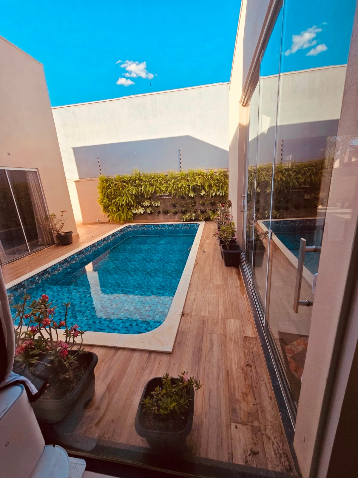 Piscina privativa - Casa de esquina ? venda na Avenida S?o Paulo