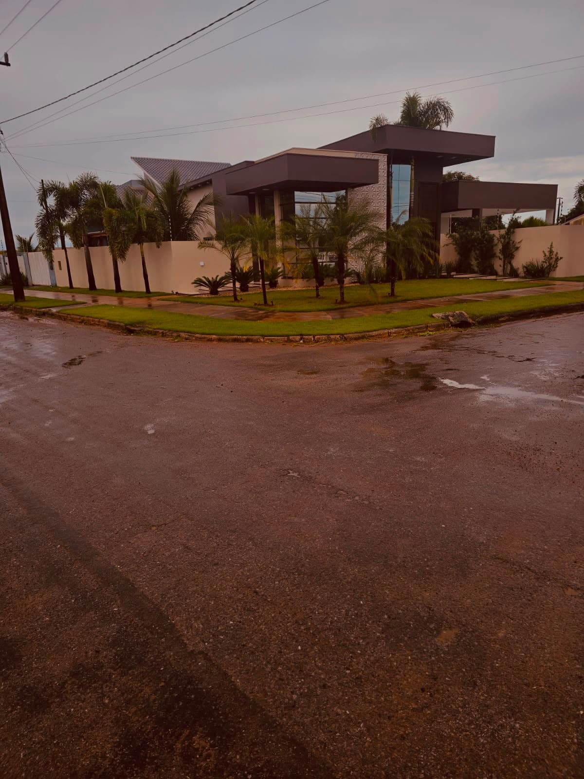 Fachada em esquina - Casa de esquina ? venda na Avenida S?o Paulo