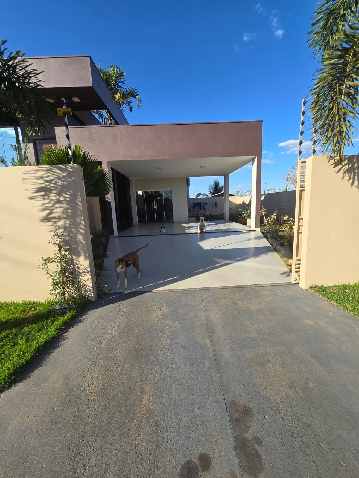 Entrada e garagem - Casa de esquina ? venda na Avenida S?o Paulo